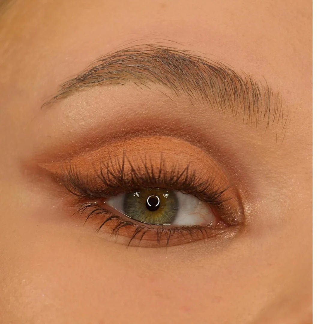 rvltheenchantedicon - Makeup Revolution Enchanted Icon Eyeshadow Palette | 10 Dreamy Shades + 2 Cream Pans for Eyeshadow Base or Liner | Ultra - Pigmented Matte & Shimmer | No Fall - Out, Blendable, Long - Wear Formula | Day - to - Night Eye Looks - 8.4g - Looknstyle
