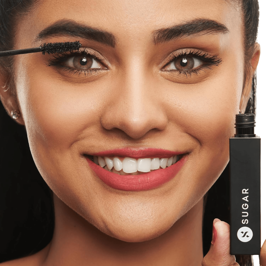 SUGARVOLUMAZINGMASCARA01BLACK - SUGAR Cosmetics Blacklash Volumizing Mascara - 01 Black Up - Looknstyle